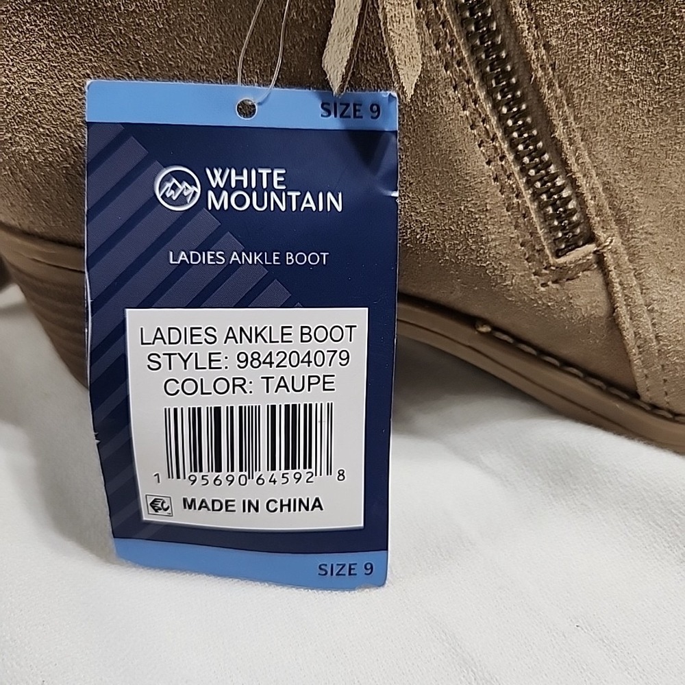 White Mountain Taupe Ankle Boots Suede Leather Upper Side Zipper  Women's 9M - Picture 6 of 6
